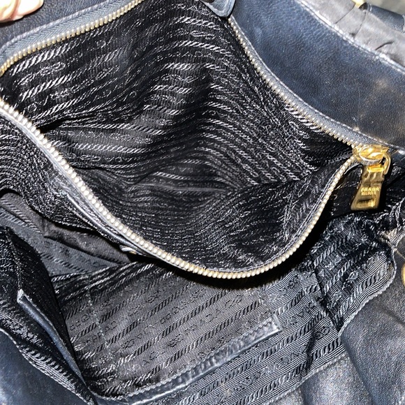 Preloved Prada Gaufre convertible satchel leather/nylon medium 2 way bag. - Picture 12 of 13